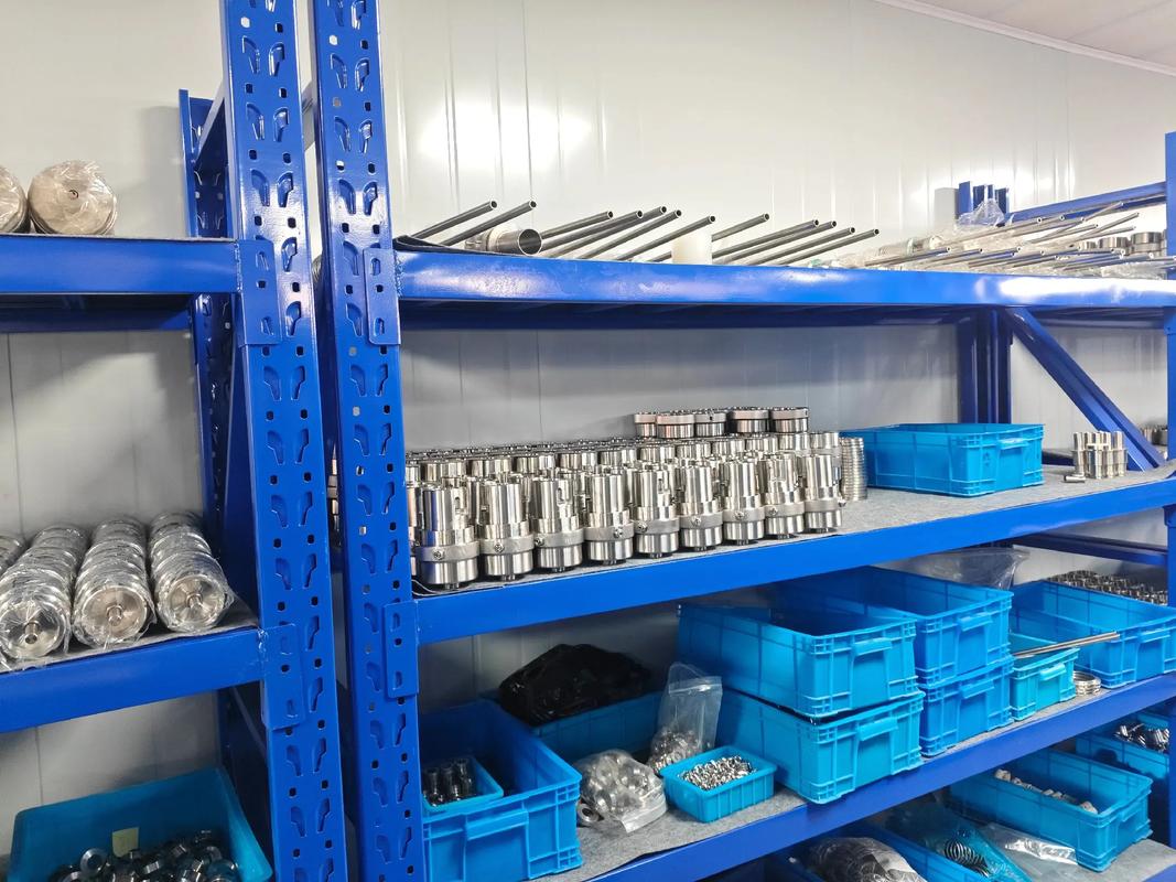 飲料灌裝機械配件大全 止旋刀與旋蓋模的關(guān)鍵作用及設(shè)備廠家解析