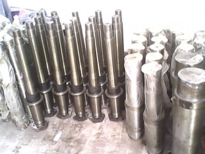 供應(yīng)3216型雷蒙磨粉機(jī)配件 磨輥、磨環(huán)、梅花架等，鄭州昌茂機(jī)械設(shè)備